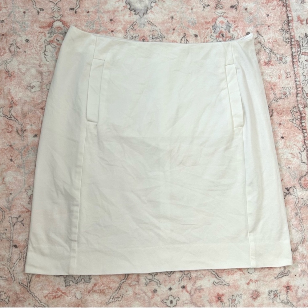 NEIMAN MARCUS WHITE SKIRT